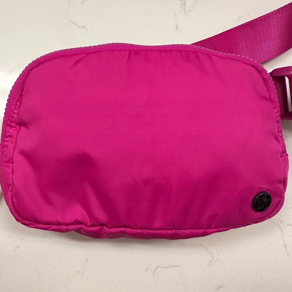 Lululemon belt bag